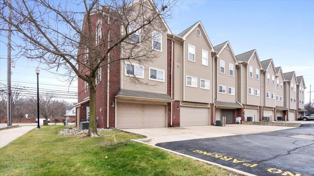 10820 Pardee Road Taylor, MI 48180 - Photo 15 of 15 Outdoor/Garage
