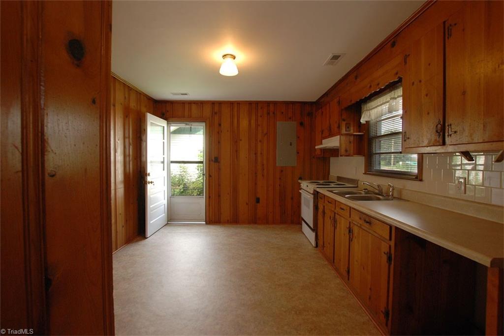 816 Salisbury Ridge Road Winston-Salem, NC 27127 - Photo 4 of 7 Gallery Image 4
