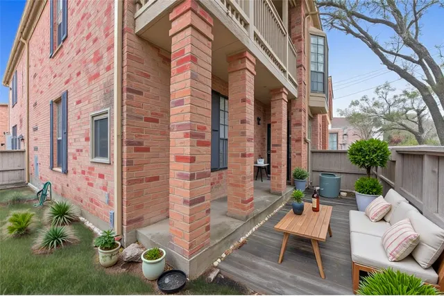 $119,000 | 2255 Braeswood Park Drive, Unit 219, Houston, TX 77030