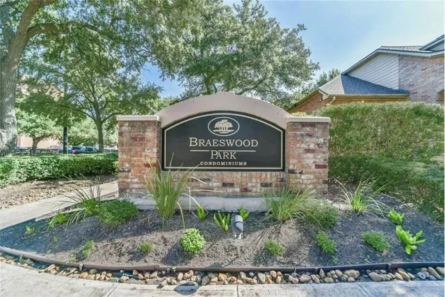 $119,000 | 2255 Braeswood Park Drive, Unit 219, Houston, TX 77030