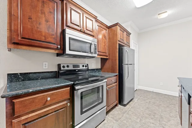 $119,000 | 2255 Braeswood Park Drive, Unit 219, Houston, TX 77030