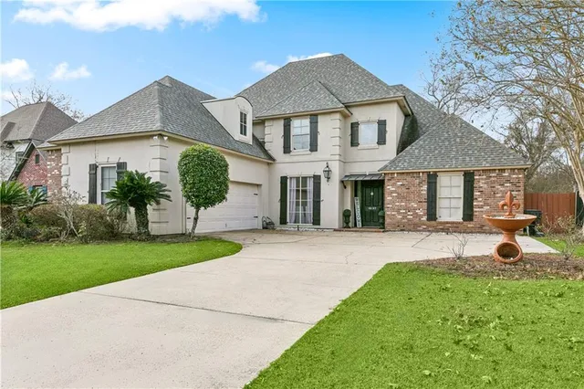 $550,000 | 18107 Manchac Pl Drive, Prairieville, LA 70769