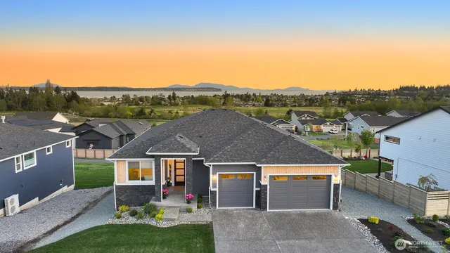 $989,500 | 5423 Lonicera Drive, Blaine, WA 98230