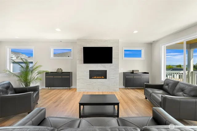 $989,500 | 5423 Lonicera Drive, Blaine, WA 98230