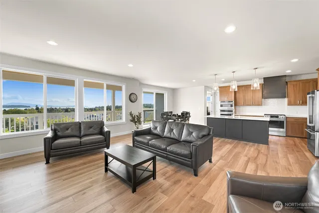 $989,500 | 5423 Lonicera Drive, Blaine, WA 98230