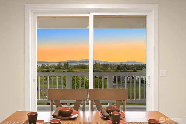 $989,500 | 5423 Lonicera Drive, Blaine, WA 98230