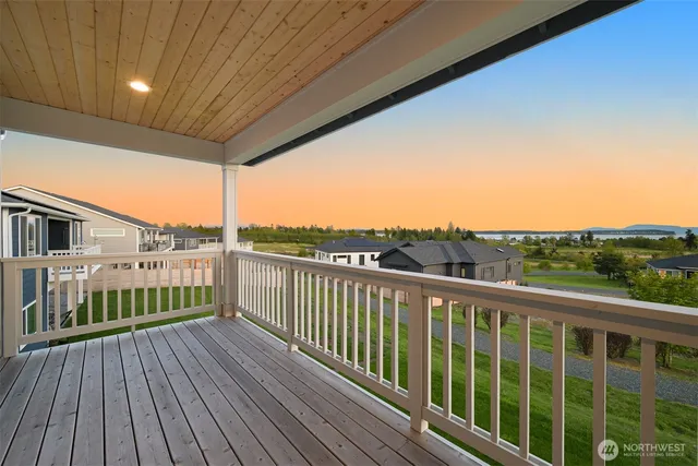 $989,500 | 5423 Lonicera Drive, Blaine, WA 98230