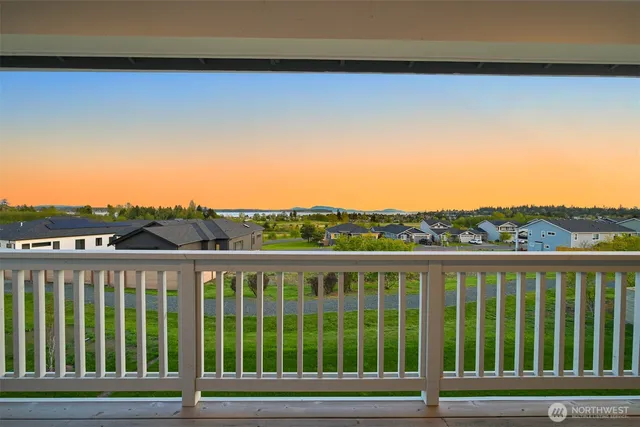 $989,500 | 5423 Lonicera Drive, Blaine, WA 98230