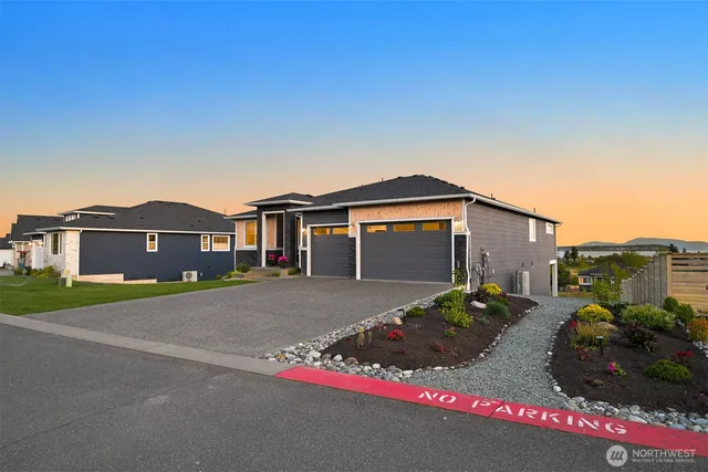 $989,500 | 5423 Lonicera Drive, Blaine, WA 98230