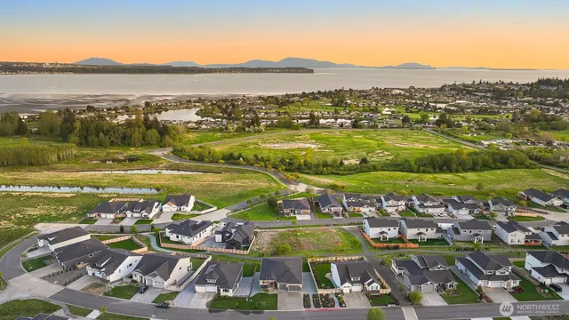 $989,500 | 5423 Lonicera Drive, Blaine, WA 98230