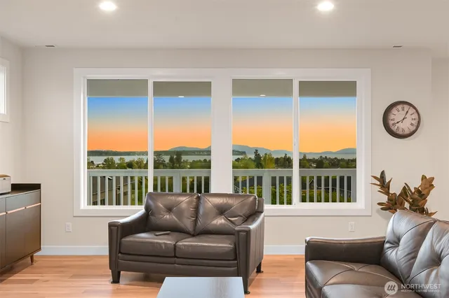 $989,500 | 5423 Lonicera Drive, Blaine, WA 98230