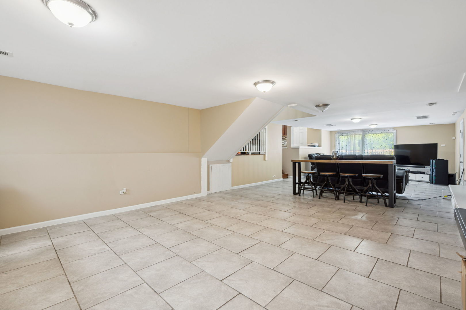1741 Oak Lane Road Flossmoor, IL 60422 - Photo 11 of 30 a view of a room with furniture and a window