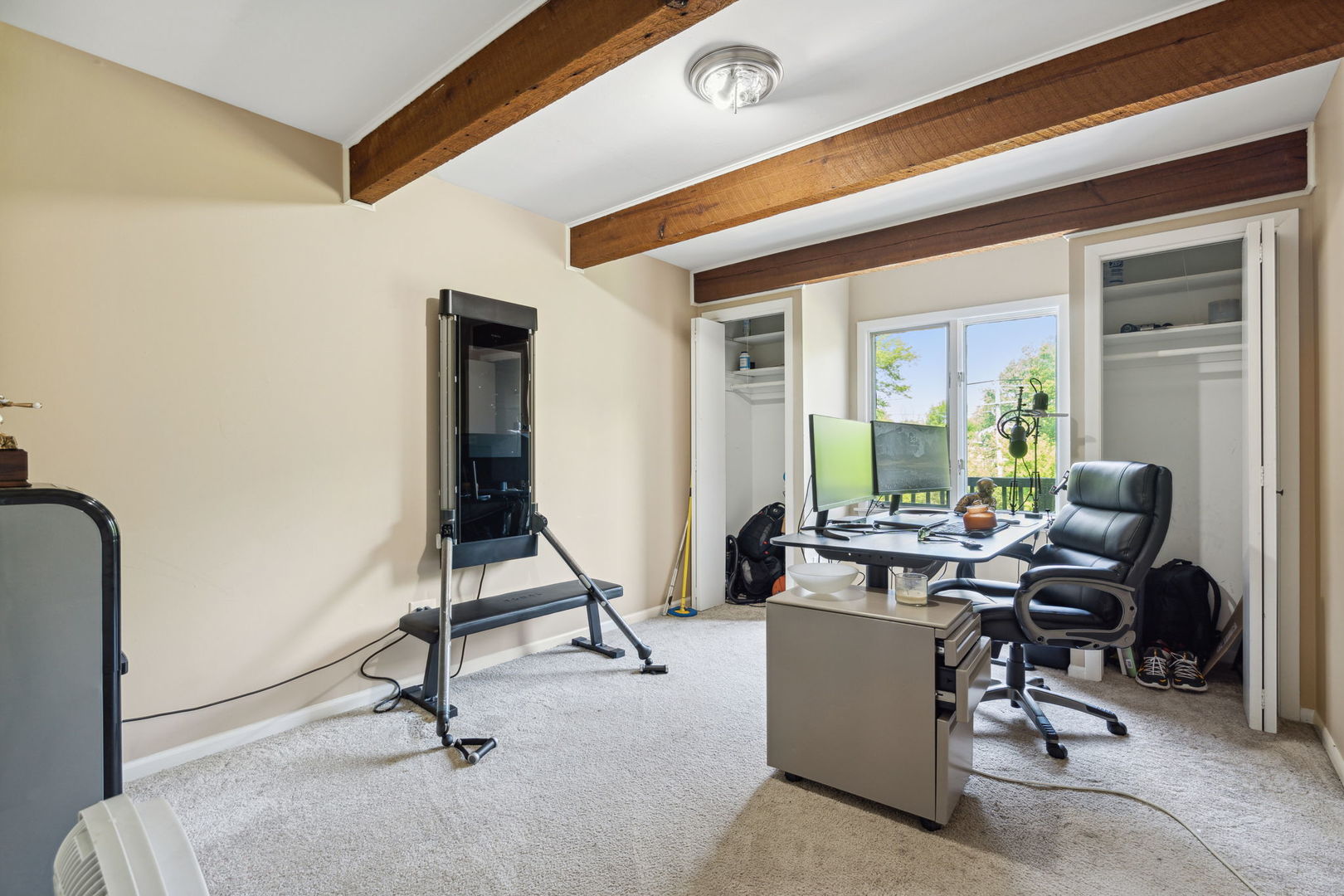 1741 Oak Lane Road Flossmoor, IL 60422 - Photo 17 of 30 a view of a livingroom with workspace and a window