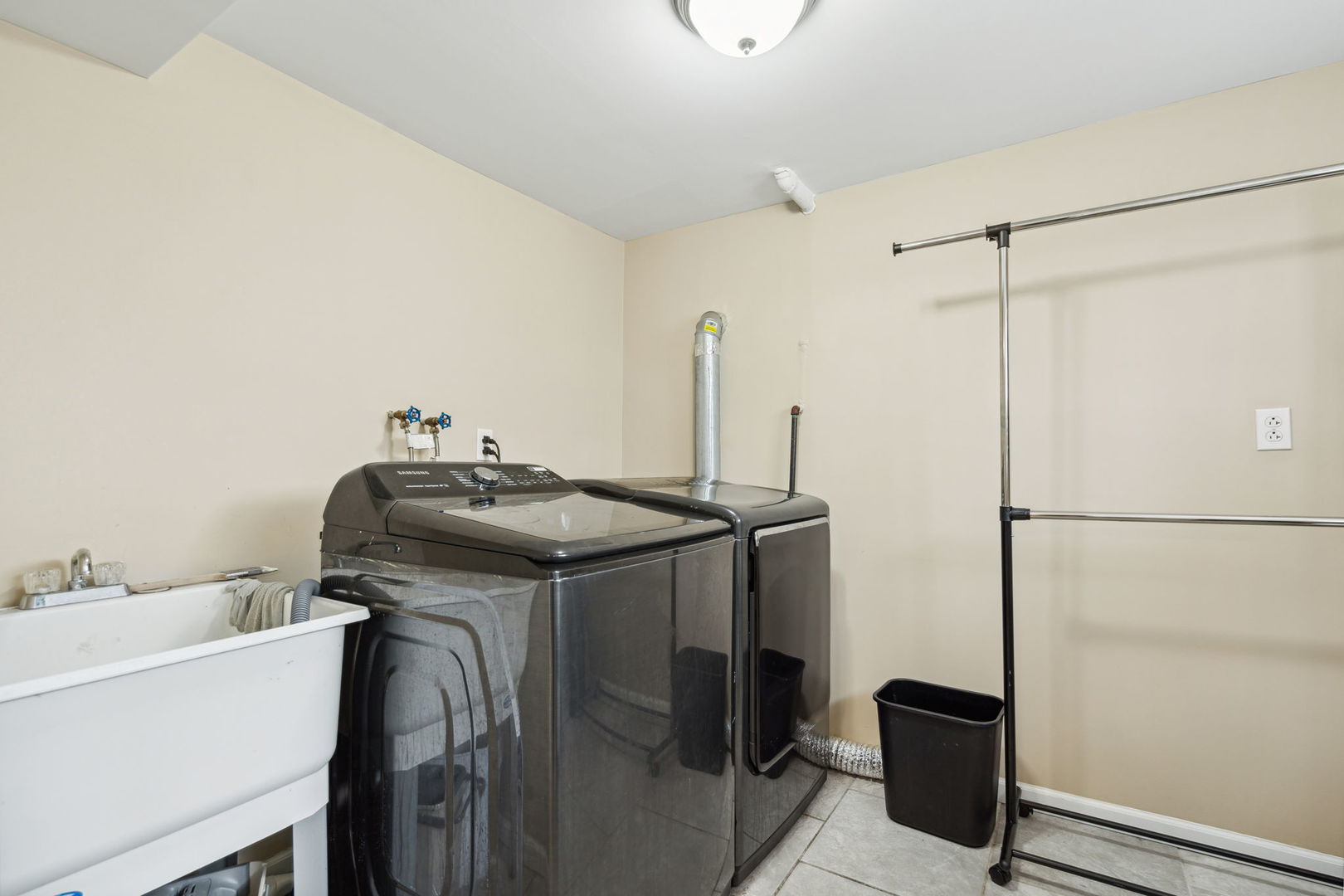 1741 Oak Lane Road Flossmoor, IL 60422 - Photo 21 of 30 a utility room with dryer and washer