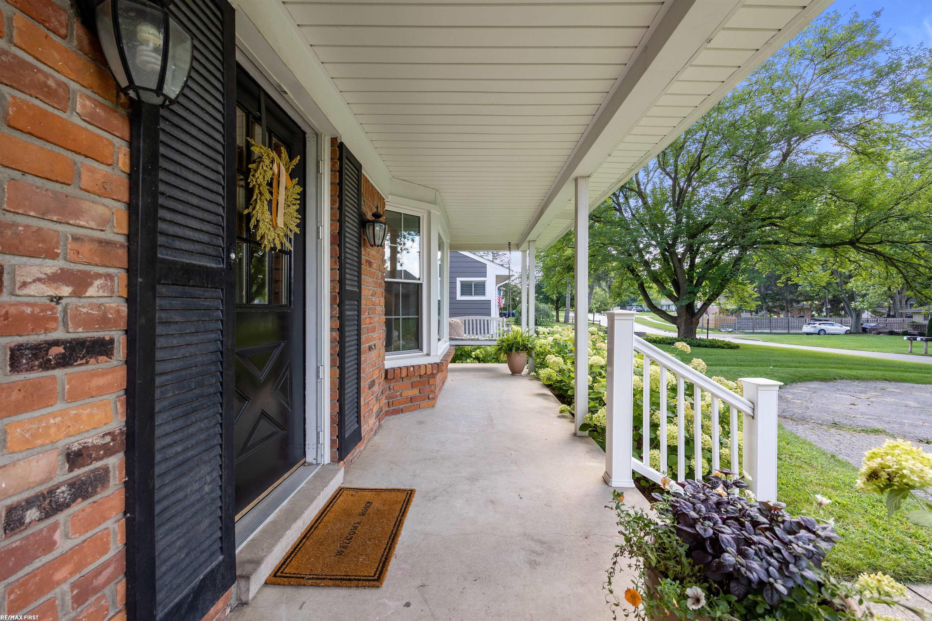 373 Red Oak Lane Rochester Hills, MI 48307 - Photo 3 of 59