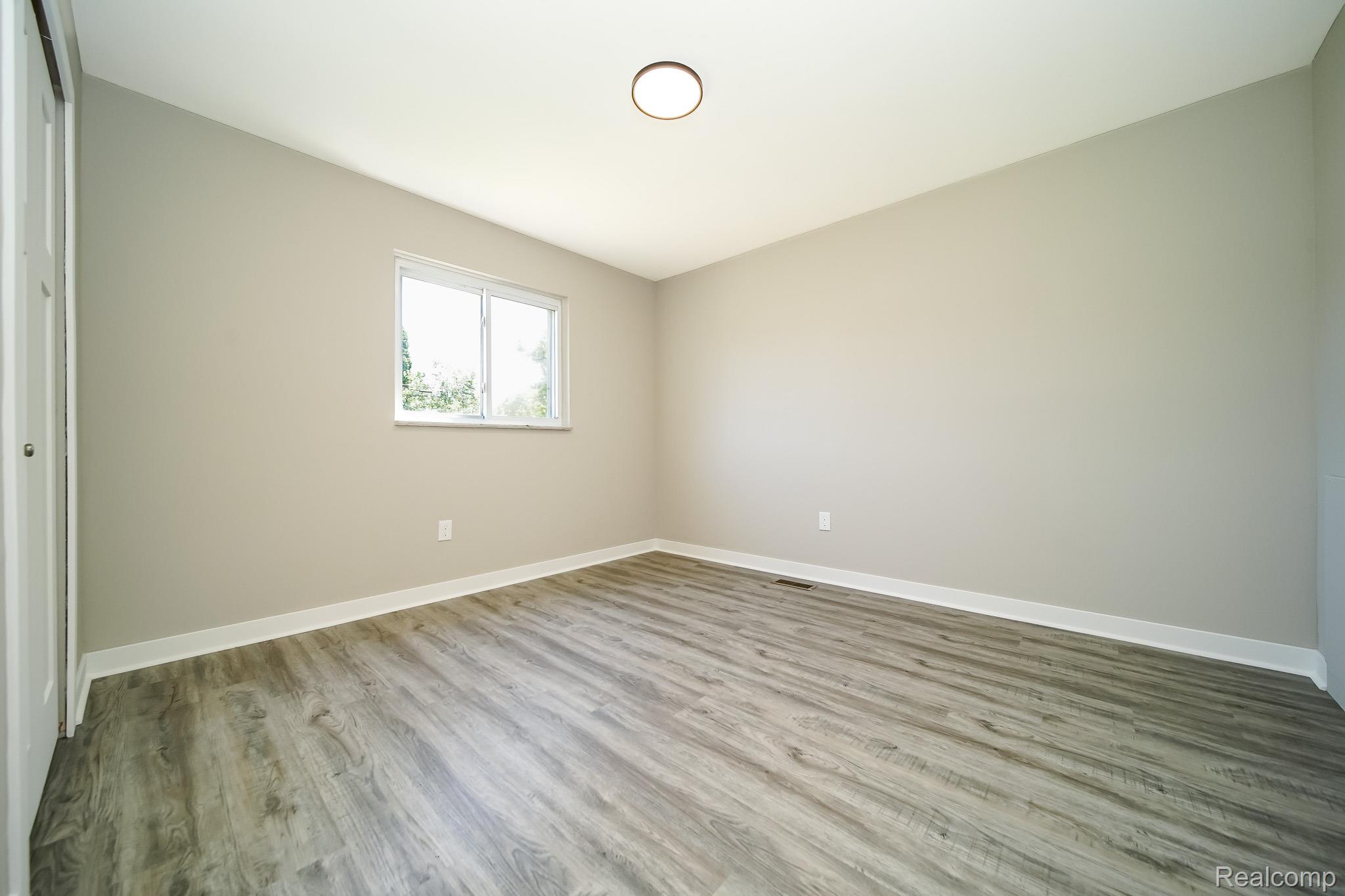 32100 Ruehle Avenue Warren, MI 48093 - Photo 34 of 54 DDS03599.jpg