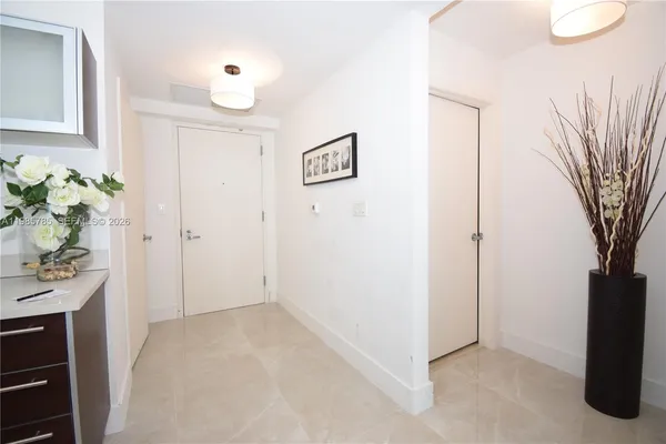 $659,000 | 1900 North Bayshore Drive, Unit 2804, Miami, FL 33132