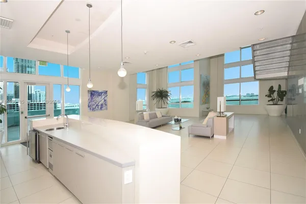 $659,000 | 1900 North Bayshore Drive, Unit 2804, Miami, FL 33132