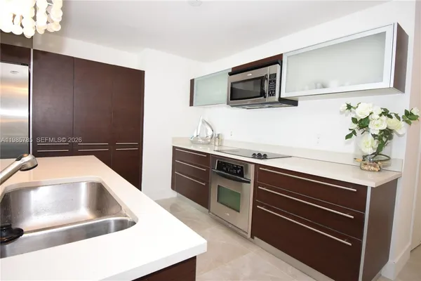 $659,000 | 1900 North Bayshore Drive, Unit 2804, Miami, FL 33132