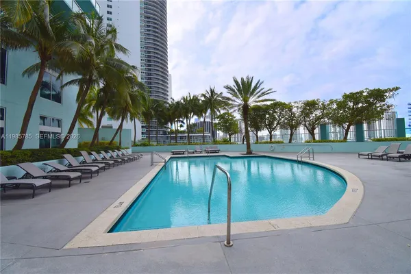 $659,000 | 1900 North Bayshore Drive, Unit 2804, Miami, FL 33132