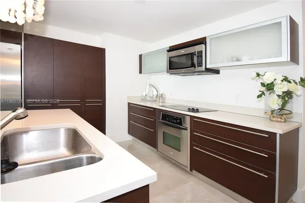 $659,000 | 1900 North Bayshore Drive, Unit 2804, Miami, FL 33132