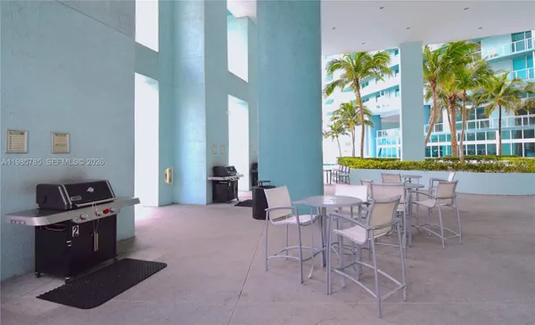 $659,000 | 1900 North Bayshore Drive, Unit 2804, Miami, FL 33132