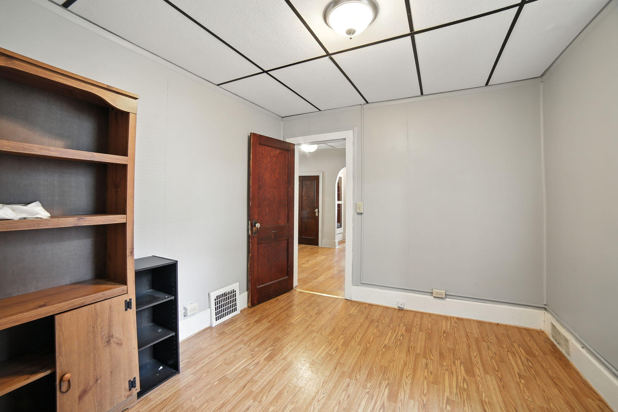332 West Upton Avenue Reed City, MI 49677 - Photo 11 of 41 office/bedroom 1