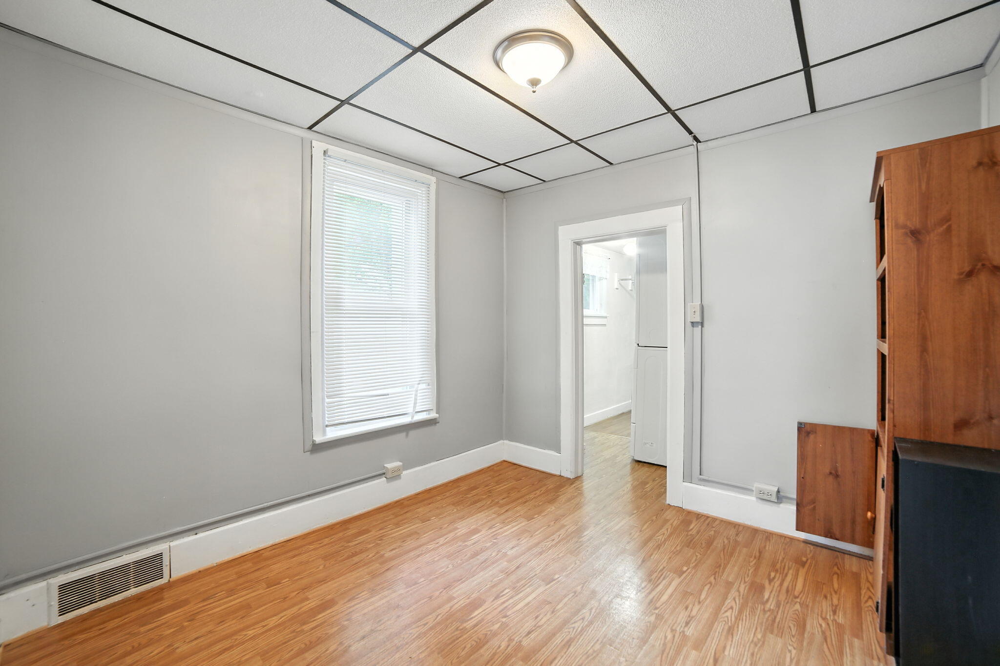 332 West Upton Avenue Reed City, MI 49677 - Photo 12 of 41 office/bedroom 1