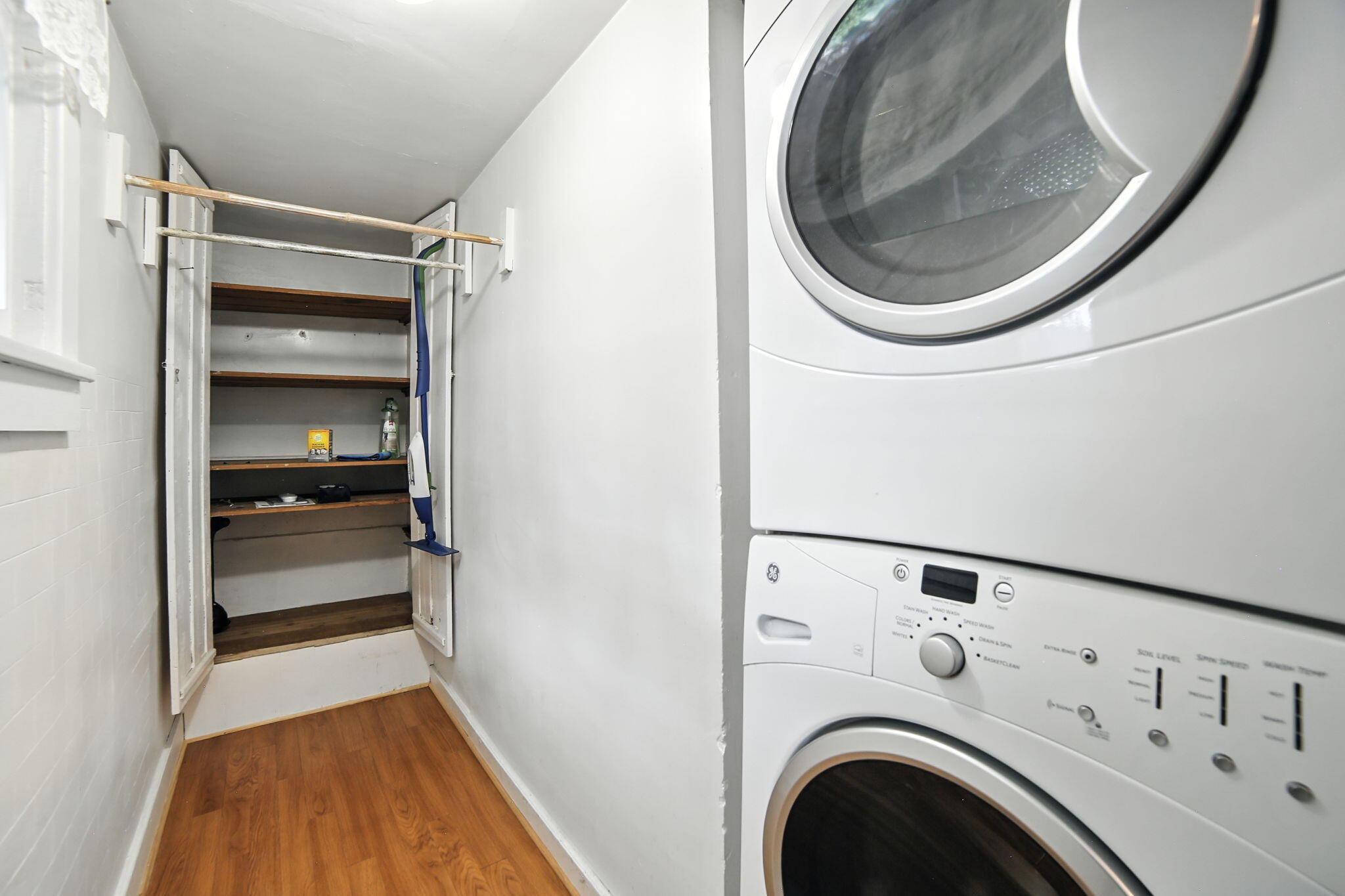 332 West Upton Avenue Reed City, MI 49677 - Photo 13 of 41 35-web-or-mls-IMG_0190 Evan Connor Stove