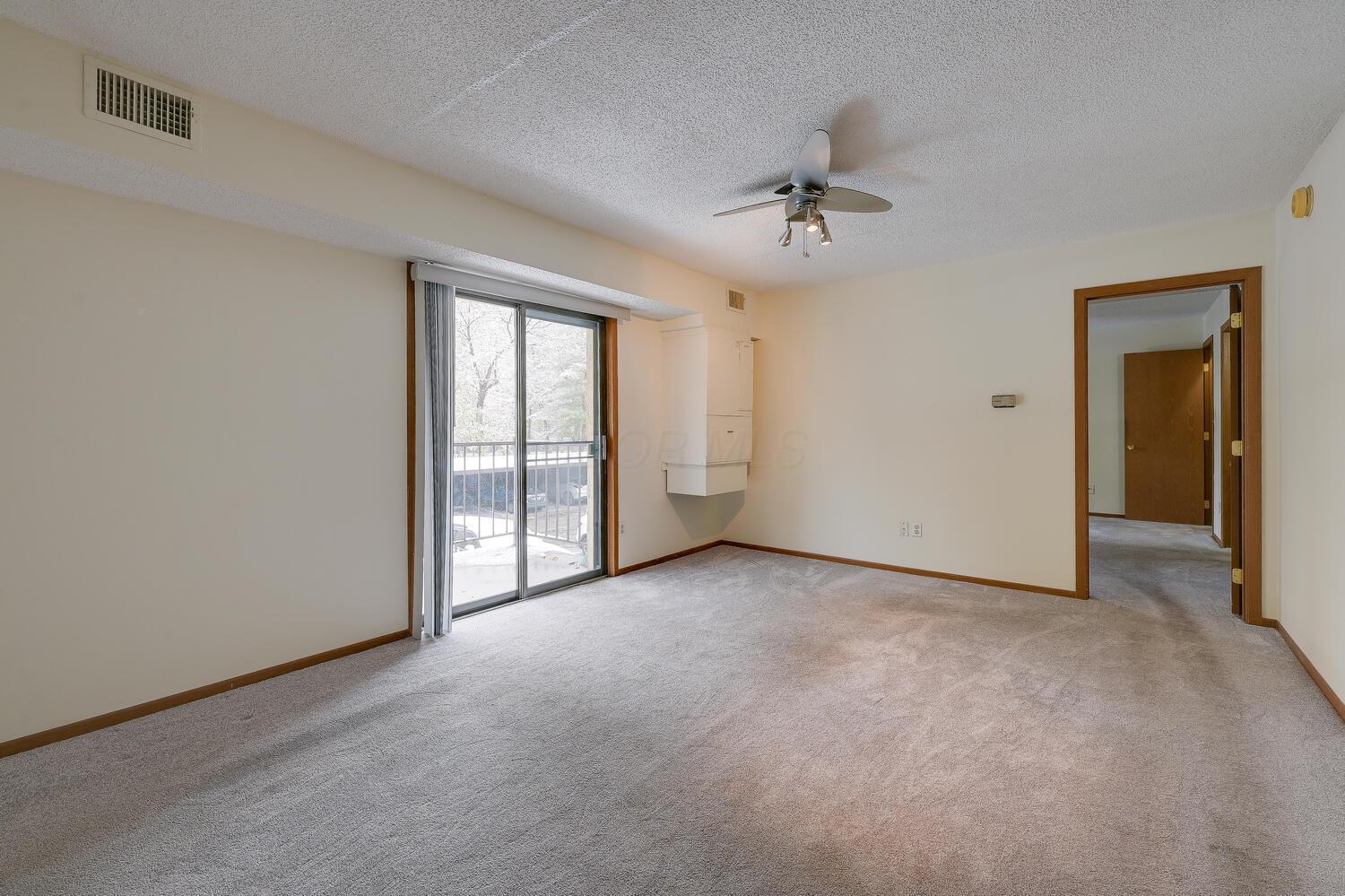 4145 Karl Road, Unit 223 Columbus, OH 43224 - Photo 2 of 31 4145 Karl Rd Columbus OH 43224-large-012