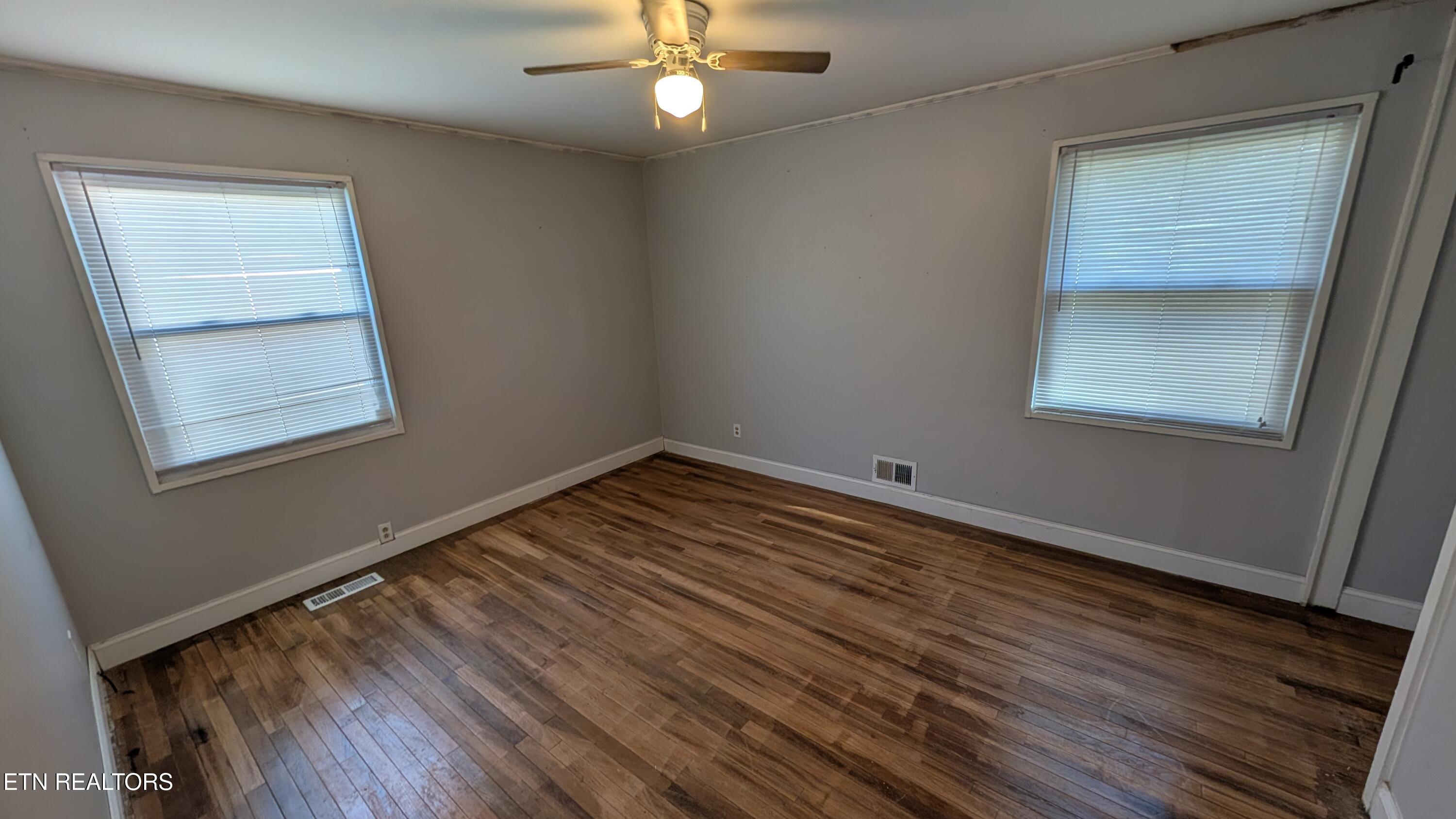 240 East Drive Oak Ridge, TN 37830 - Photo 8 of 13 PXL_20260220_201625965