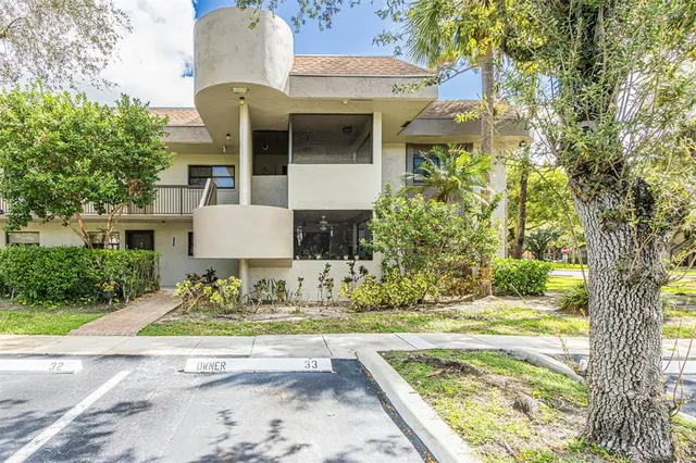 $249,900 | 7675 Northwest 79th Avenue, Unit 215, Tamarac, FL 33321