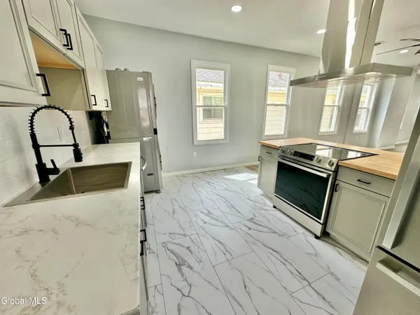 $1,800 | 37 High Street, Unit 2, Green Island, NY 12183