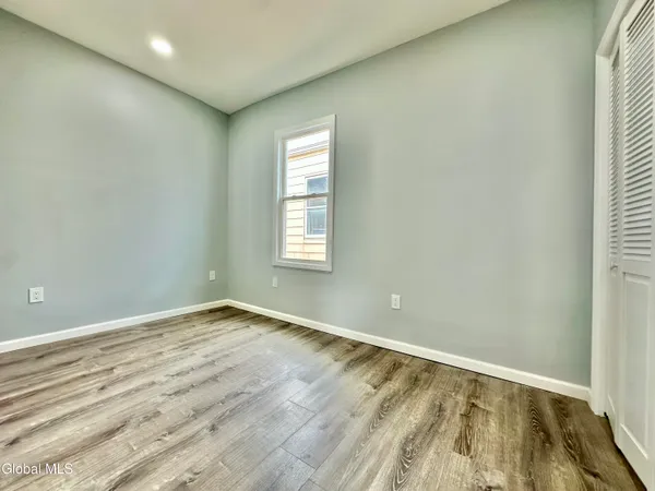 $1,800 | 37 High Street, Unit 2, Green Island, NY 12183