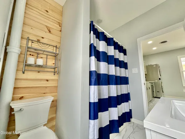 $1,800 | 37 High Street, Unit 2, Green Island, NY 12183