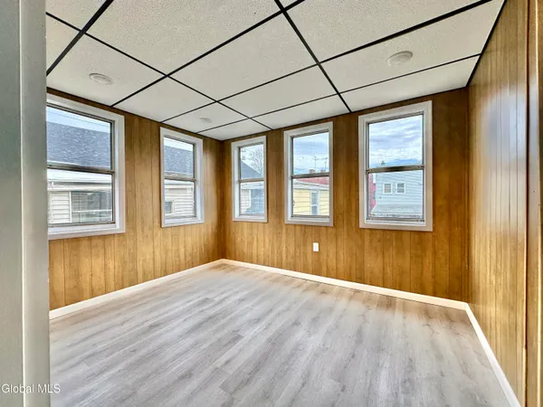 $1,800 | 37 High Street, Unit 2, Green Island, NY 12183