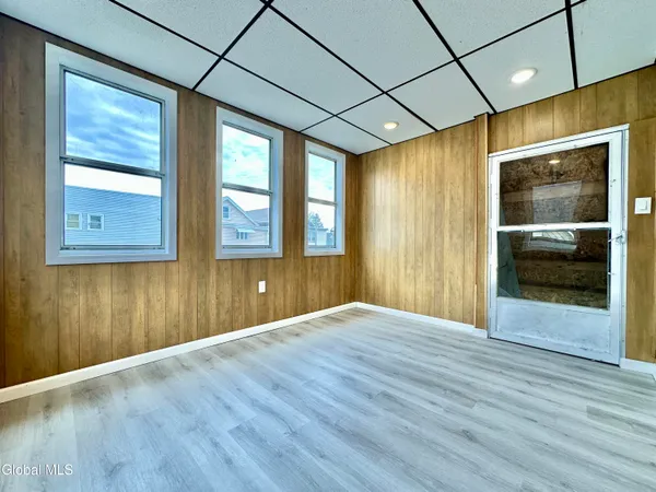 $1,800 | 37 High Street, Unit 2, Green Island, NY 12183