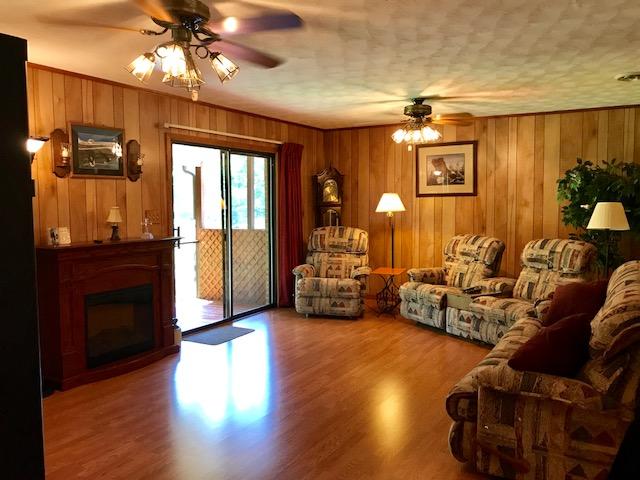 2131 Evergreen Road Covington, VA 24426 - Photo 21 of 56 Living room