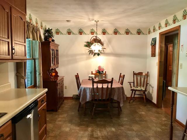 2131 Evergreen Road Covington, VA 24426 - Photo 27 of 56 Eat-in kitchen