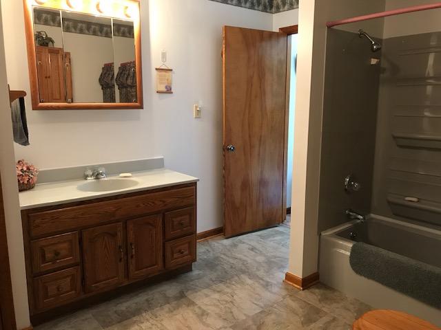 2131 Evergreen Road Covington, VA 24426 - Photo 36 of 56 2nd floor bath