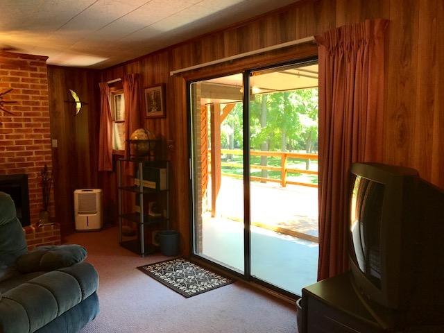 2131 Evergreen Road Covington, VA 24426 - Photo 39 of 56 Fam Room doors to large deck!