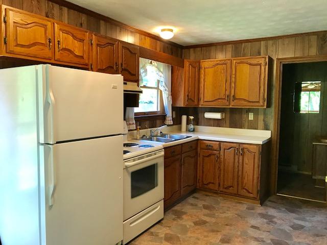 2131 Evergreen Road Covington, VA 24426 - Photo 45 of 56 Guest house kitchen