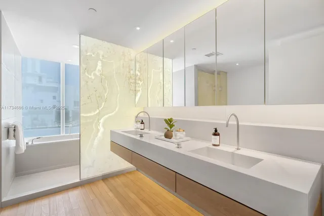 $7,750,000 | 2901 Collins Avenue, Unit 1001, Miami Beach, FL 33140