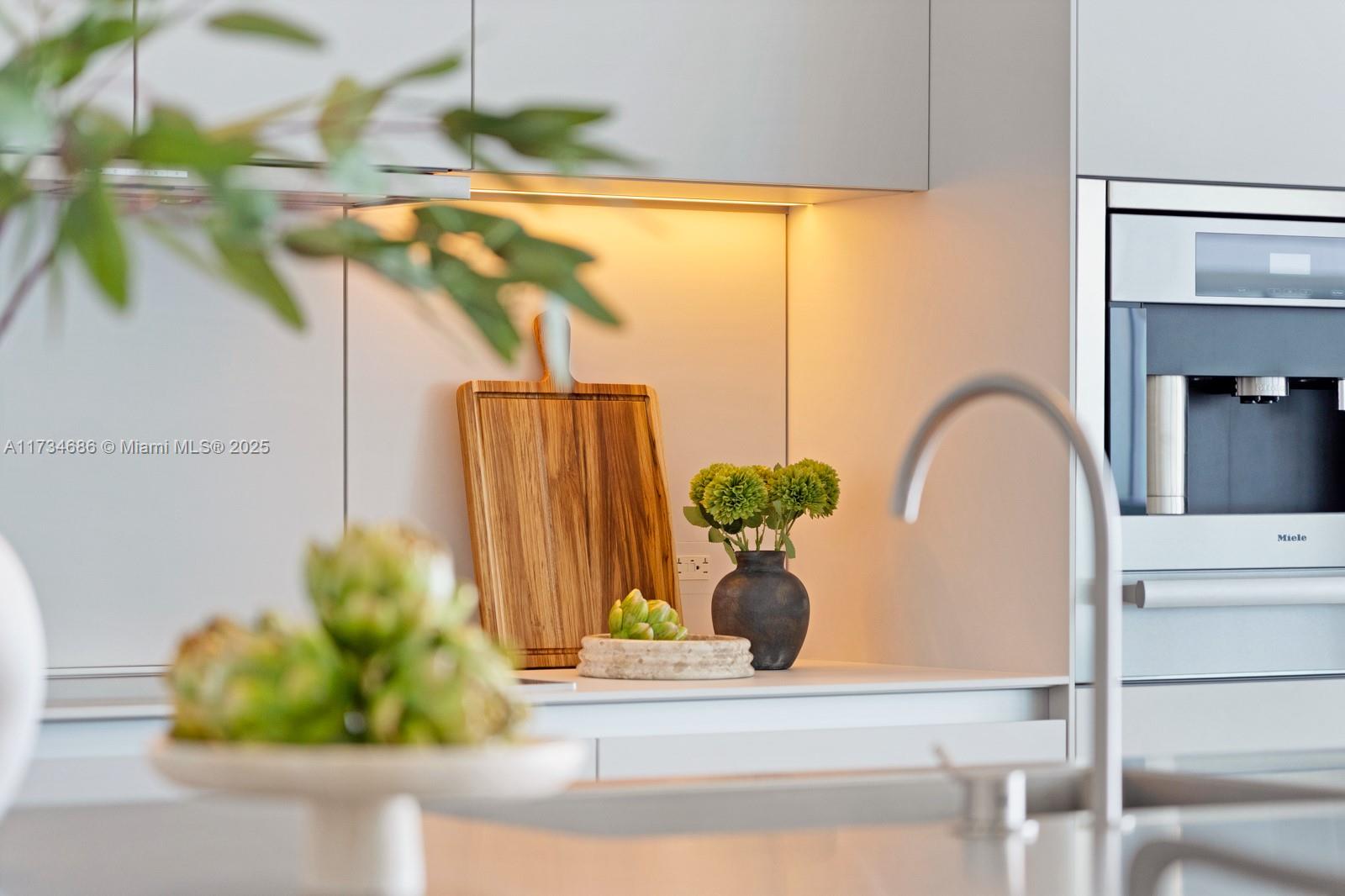 2901 Collins Avenue, Unit 1001 Miami Beach, FL 33140 - Photo 16 of 24