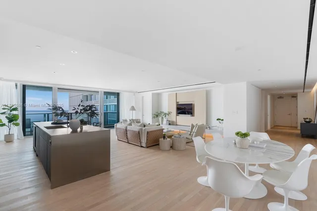 $7,750,000 | 2901 Collins Avenue, Unit 1001, Miami Beach, FL 33140
