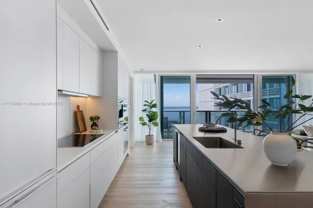 $7,750,000 | 2901 Collins Avenue, Unit 1001, Miami Beach, FL 33140