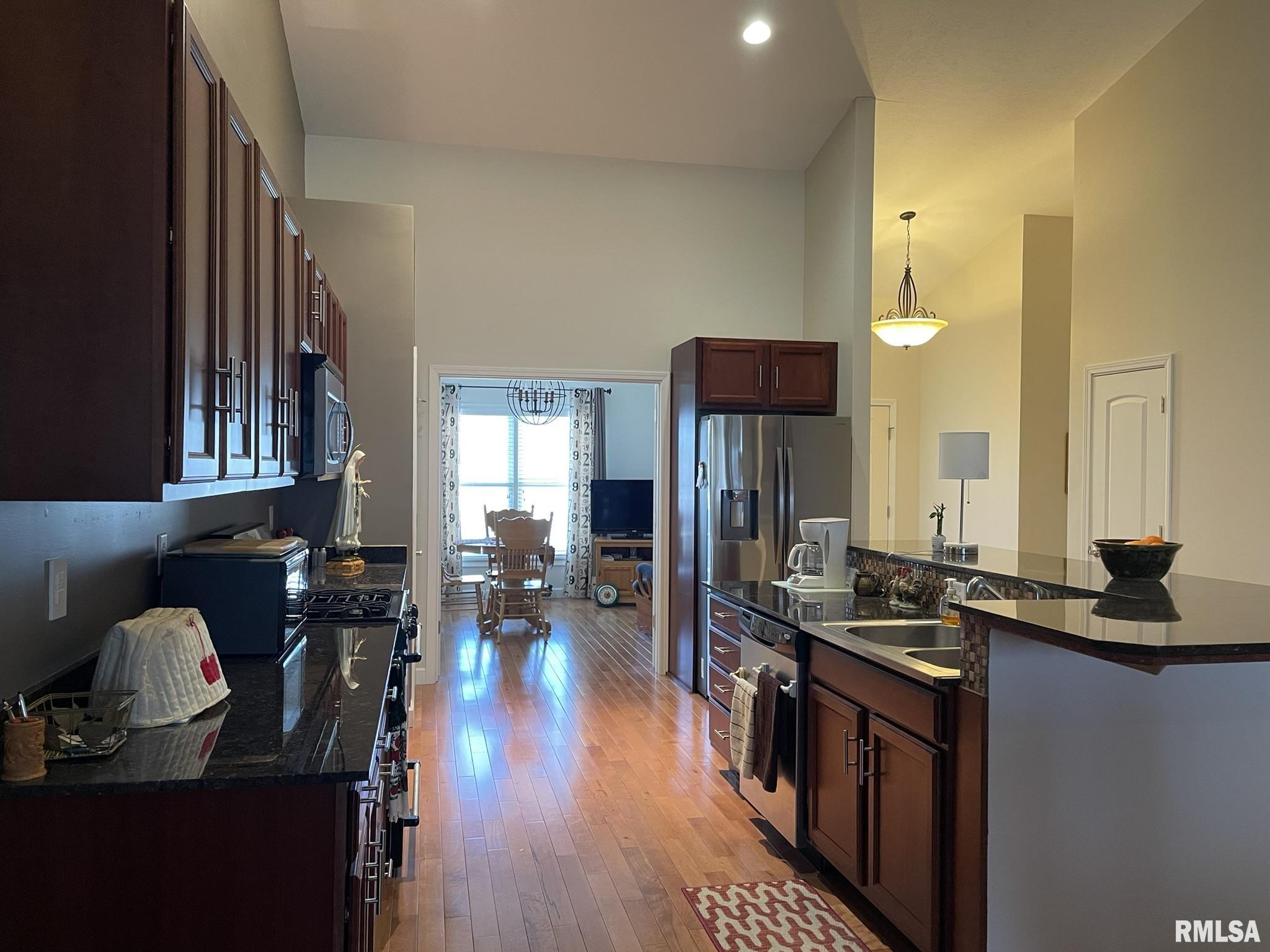 4412 Castle Pines Drive Springfield, IL 62711 - Photo 8 of 24 Gallery Image 8