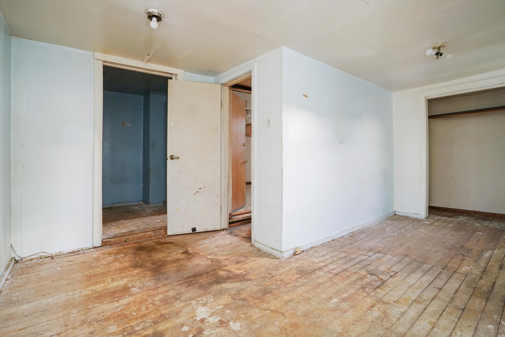 836 East 89th Street Chicago, IL 60619 - Photo 17 of 30 a view of an empty room