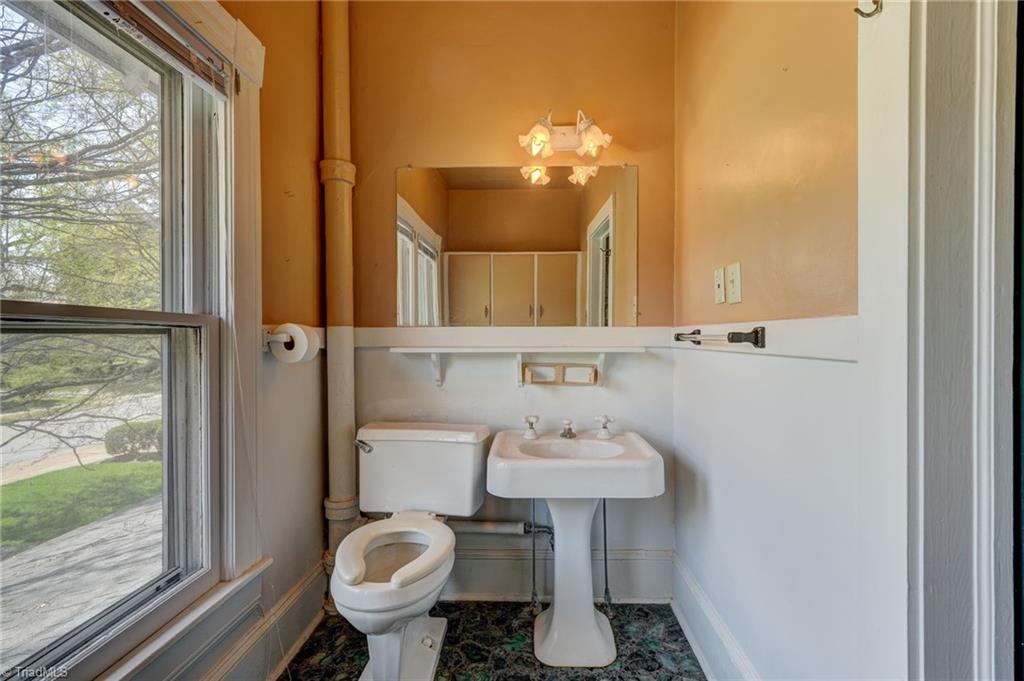 712 South Main Street Reidsville, NC 27320 - Photo 43 of 50
