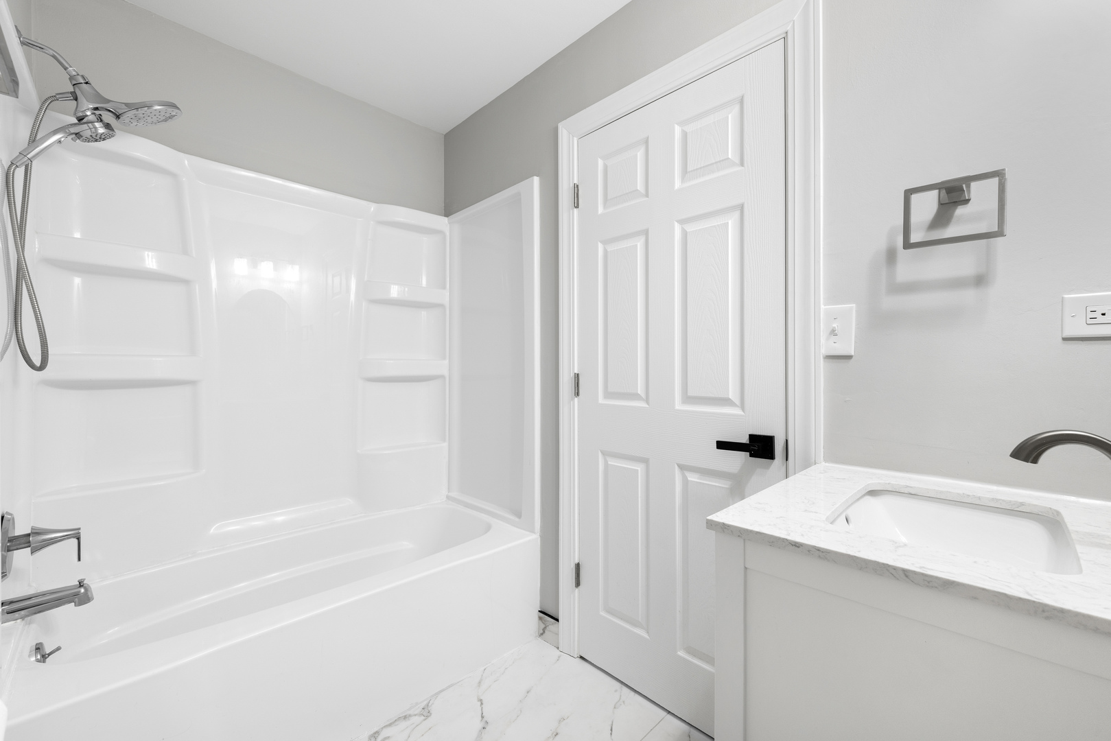 22 North 12th Street St. Charles, IL 60174 - Photo 16 of 37 a bathroom with a bathtub and a sink